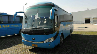 大(dà)巴車(chē)